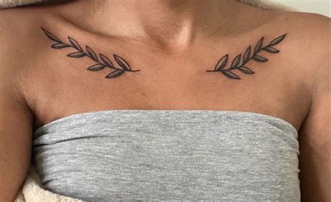 delicados tatuajes en el pecho mujer